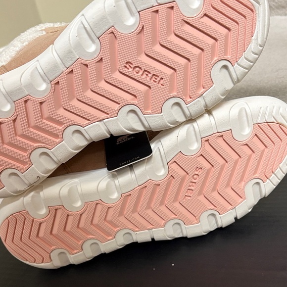 NWT Sorel Brown Boots with Cream Sherpa Fur Trim - Picture 4 of 7